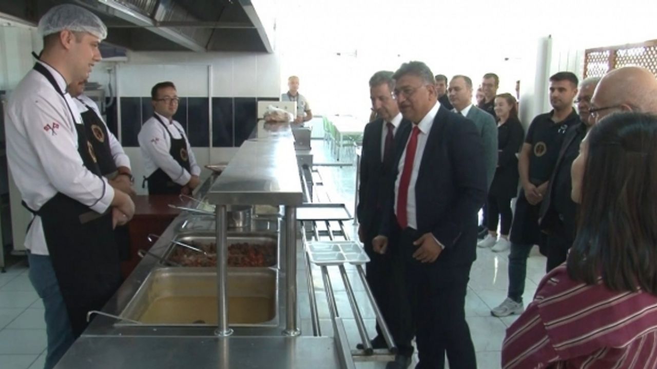 Kütahya Dumlupınar Üniversitesi öğrencilerine kaliteli ve uygun fiyata yemek