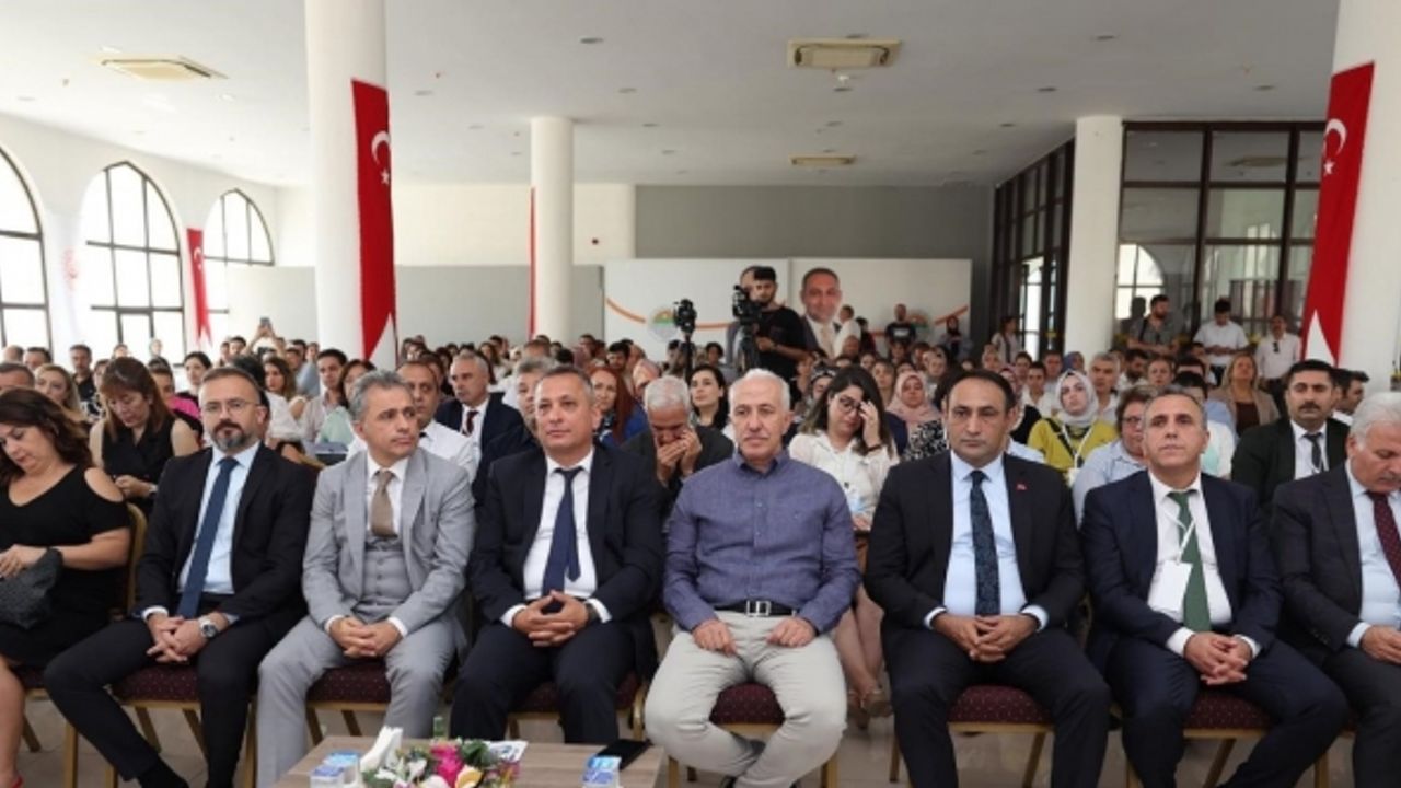 Mersin’de Aile Çalıştayı düzenlendi