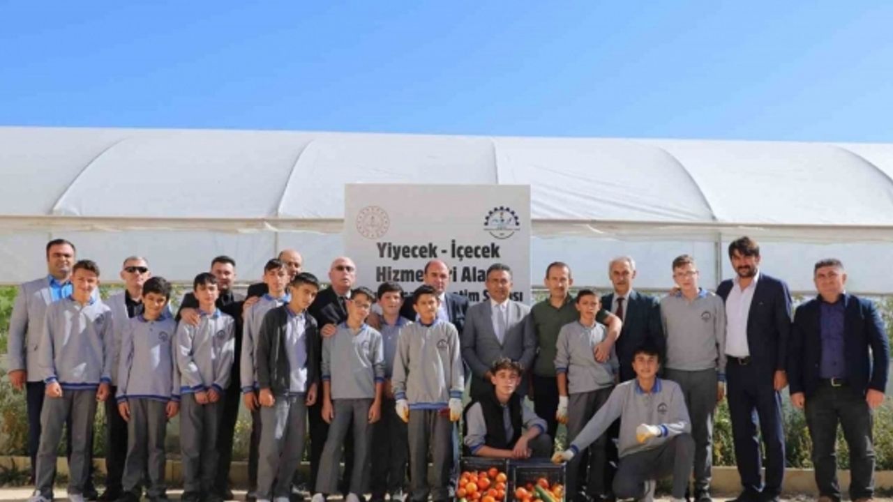 Mesleki ve Teknik Anadolu Lisesinde ilk hasat şenliği