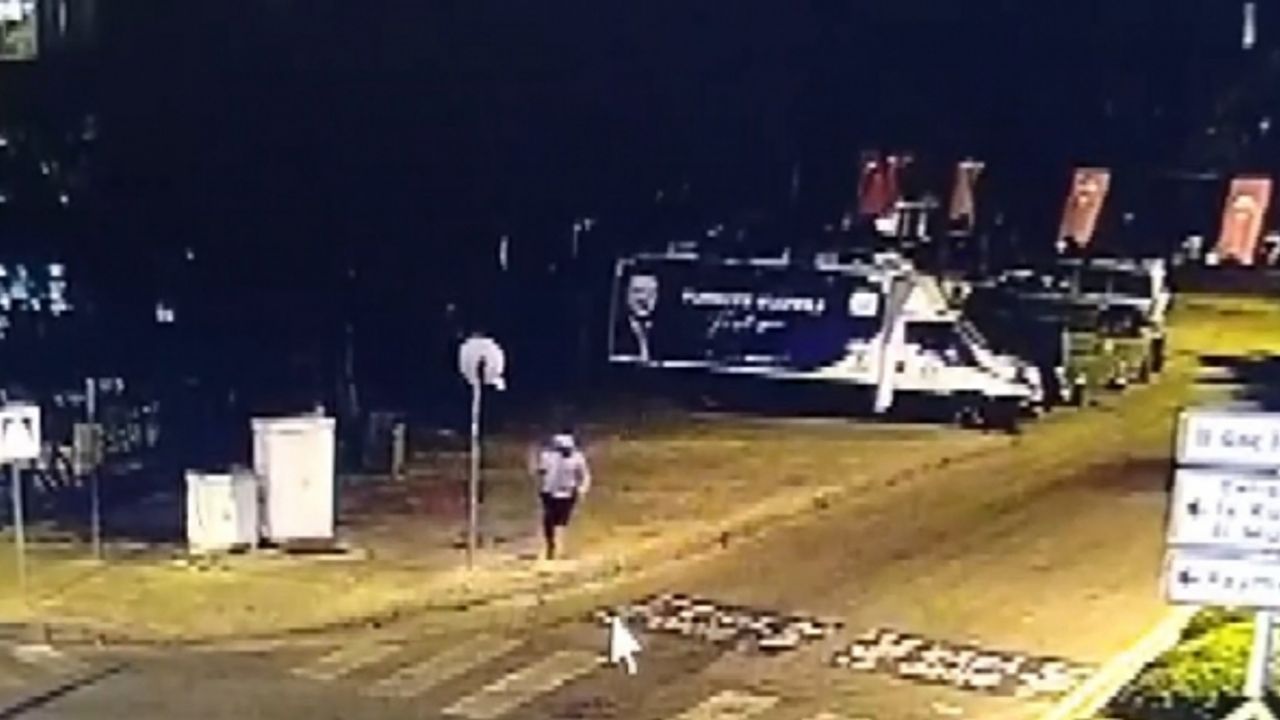 Muğla AK Parti binasına gerçekleştirilen saldırı anı güvenlik kamerasına yansıdı