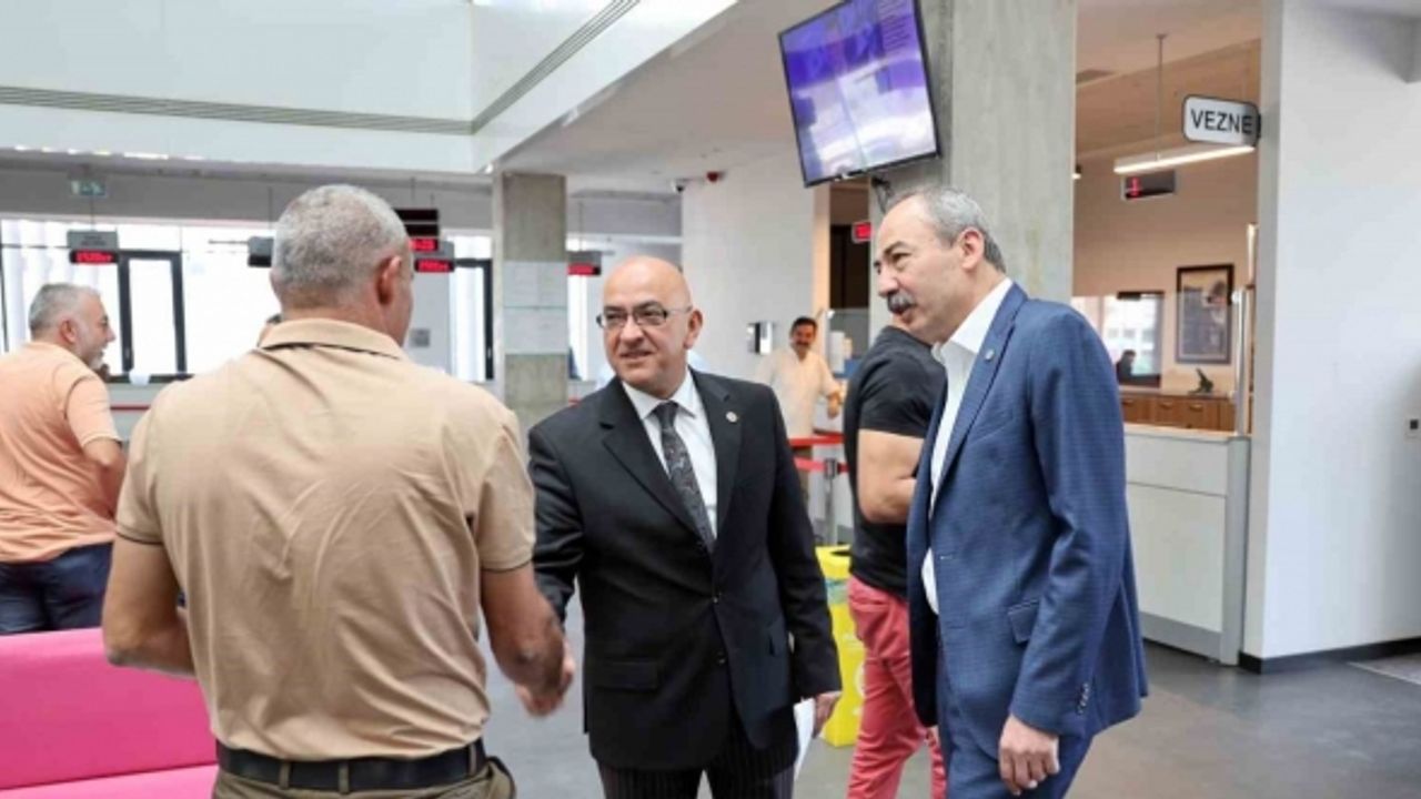 Murat Cahit Cıngı : ”Şehrimizin geleceği e-ticaret ve ihracatta”