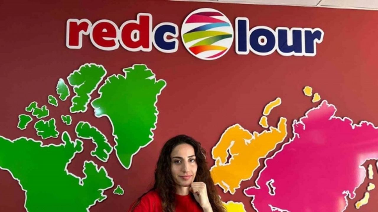 Paris Olimpiyatları temsilcisi milli boksör Gizem Özer’e sponsor desteği