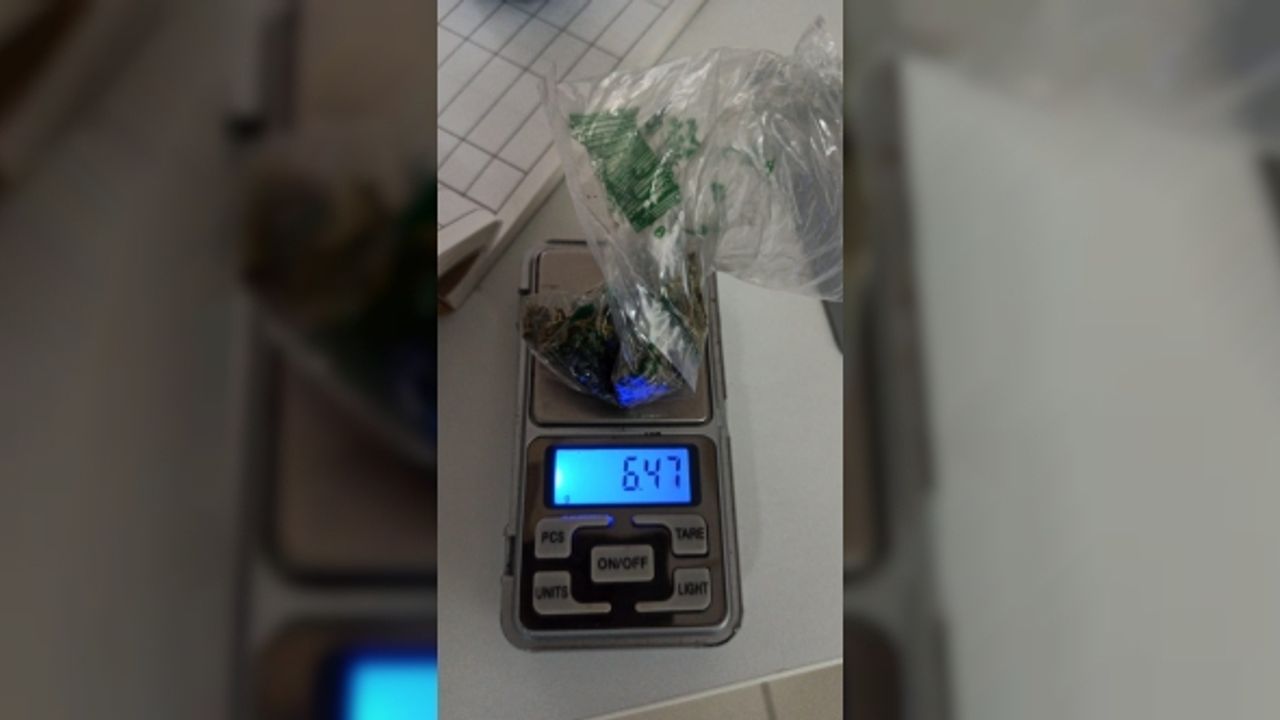 Polisten kaçan sürücünün taksisinden uyuşturucu çıktı