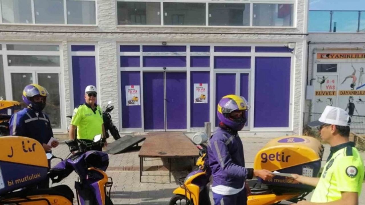 Polisten kask çalışması