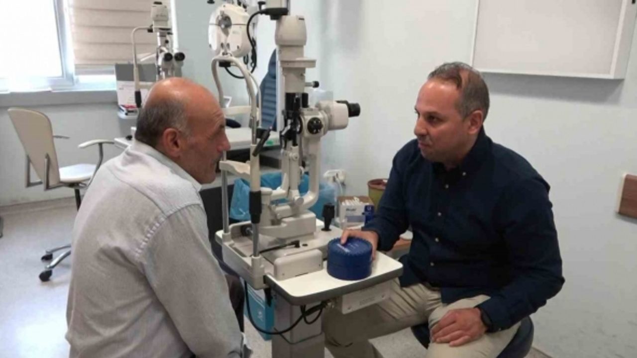 Sağ gözünde görme kaybı olan hasta Tuzla’da yapılan ameliyat ile sağlığına kavuştu