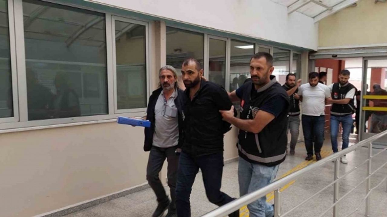 Silah, çekiç ve sopayla dövülerek öldürülmüştü: 11 şüpheli adliyeye sevk edildi