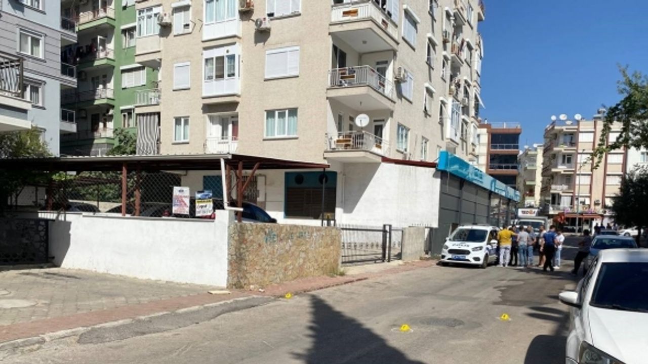 Sokakta havaya rastgele ateş ederek, korku dolu anlar yaşattı