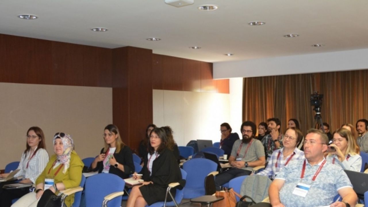 Sosyal Bilimlerde Başarı Testi Geliştirme ve Deneysel Tasarım Etkinliği başladı