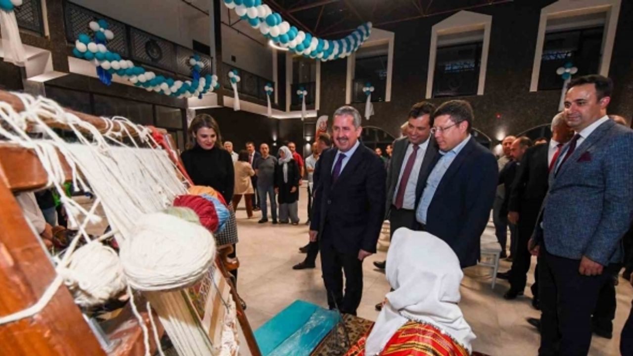 Sözü verilen ticaret merkezi Uşaklılarla buluştu