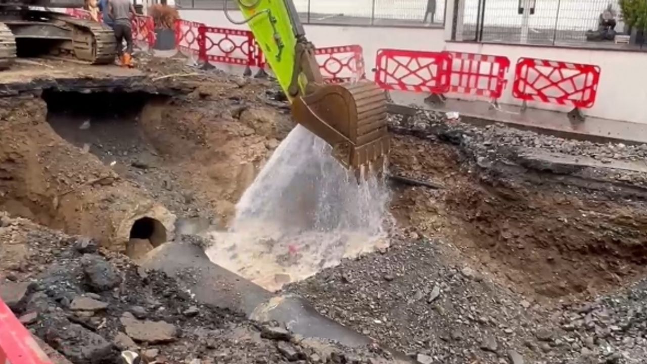 Susuz günlerin kapıda olduğu İstanbul’da patlayan su borusuna ilginç çözüm