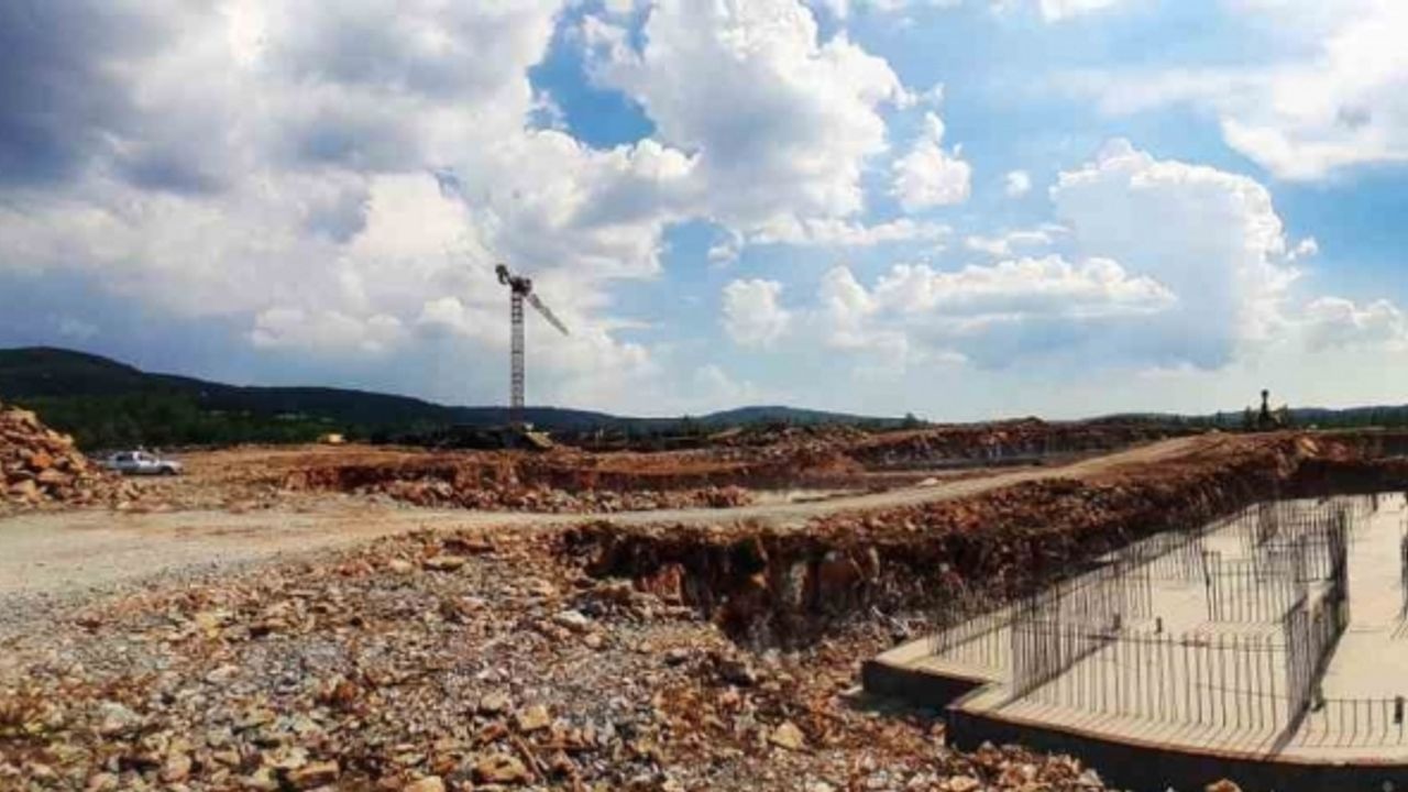 TOKİ Menteşe 3. etap sosyal konutların temel inşaatı tamamlanıyor