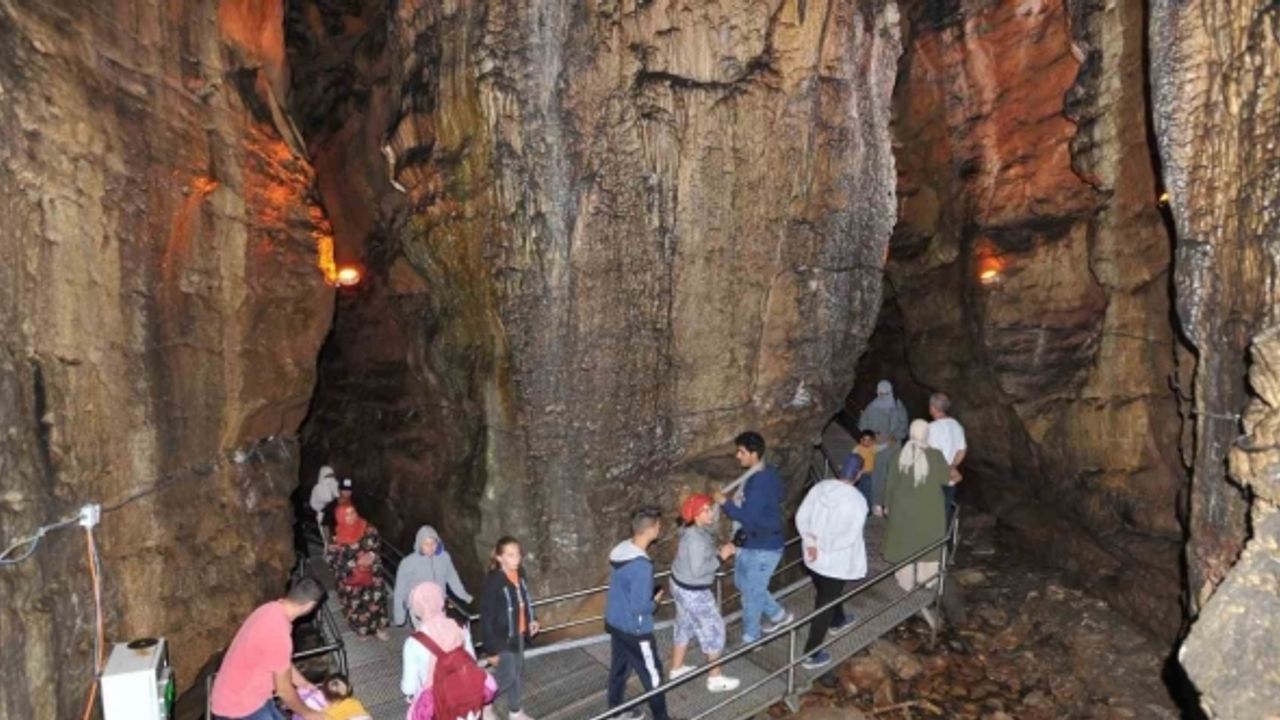 Trabzon’da Kızlar Manastırı, Çal Mağarası ve Şehir Müzesi’ni toplam 206 bin 855 yerli ve yabancı turist ziyaret etti