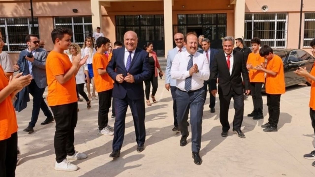 Vali Pehlivan, nükleer enerji bölümü öğrencileriyle bir araya geldi