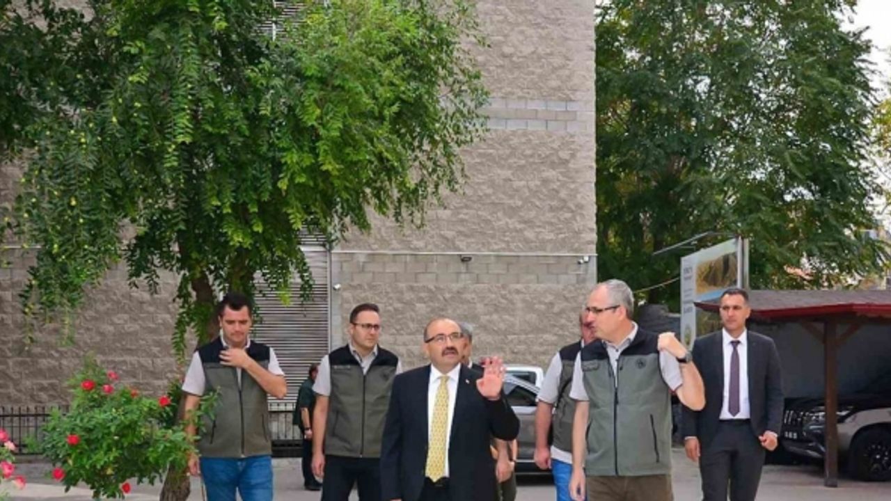 Vali Ustaoğlu, Orman Bölge Müdüründen brifing aldı