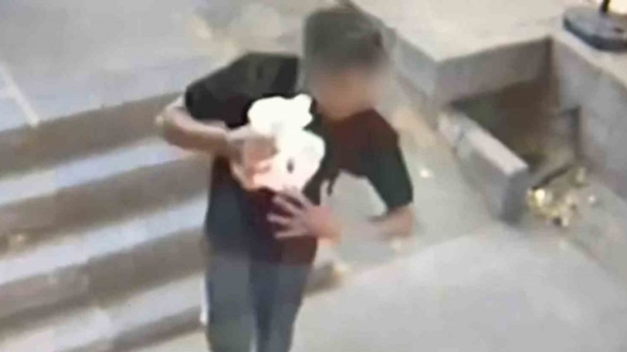 Yaşlı adamın 110 bin lirasını çalan şahıs yakalandı: Kapkaç anı kamerada