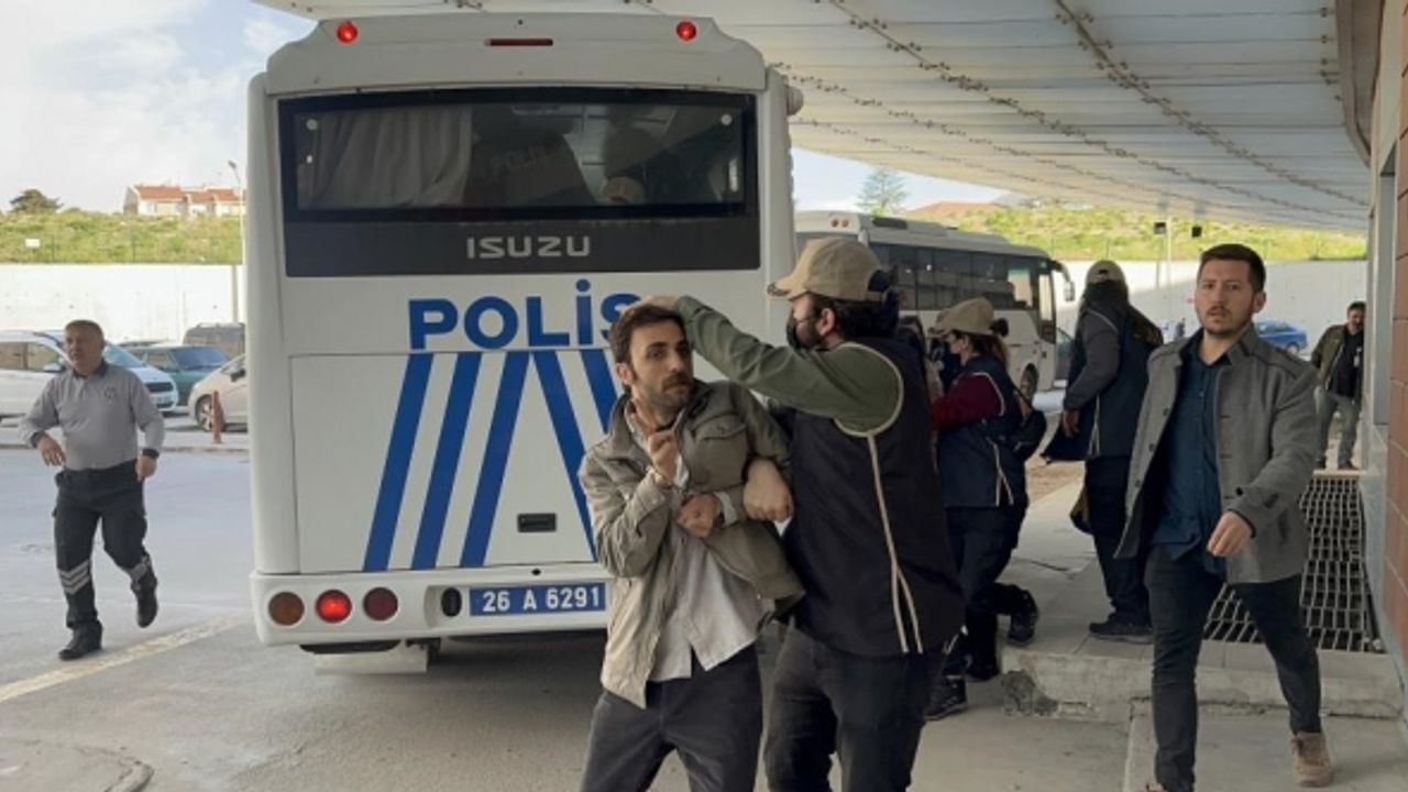 Yeşil Sol Parti milletvekili adayının davası ileri bir tarihe erteledi