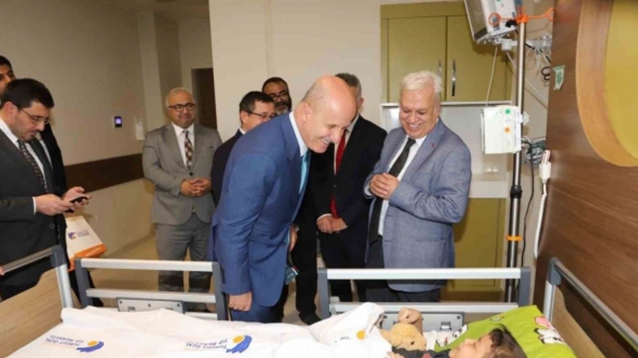 YÖK Başkanı Özvar’dan İnönü Üniversitesi Karaciğer Nakli Enstitüsüne övgü