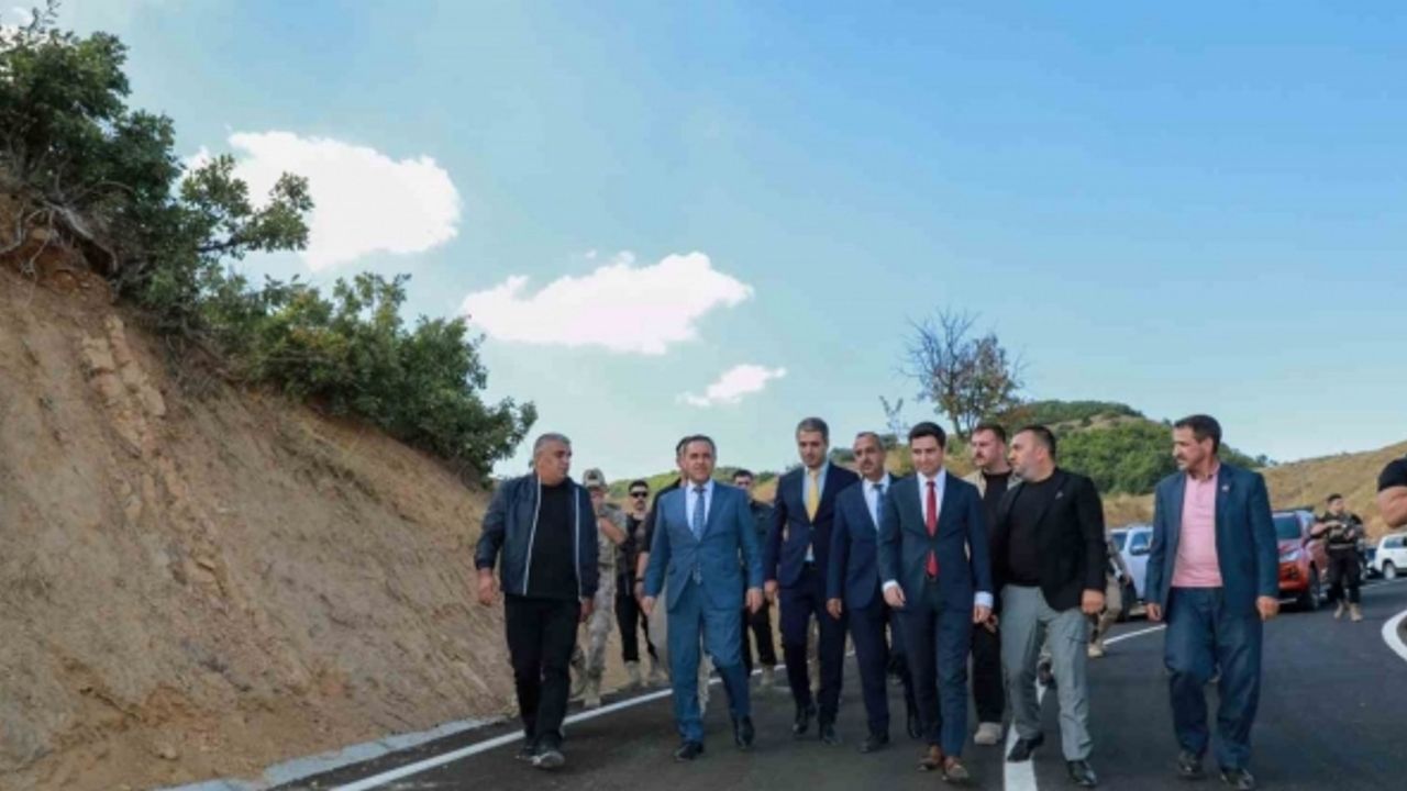 Yol çalışmalarını inceleyen Vali Usta: ’’İnsanımız her türlü hizmetin en iyisine layık’’