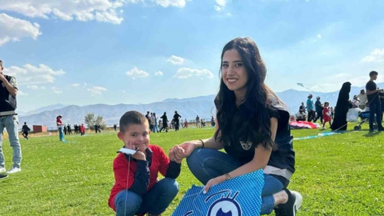 Yüksekova’da "Uçurtma Şenliği" renkli görüntülere sahne oldu