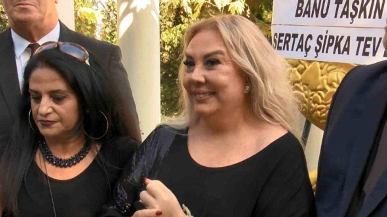 Zeki Müren vefatının 27’nci yılında kabri başında anıldı