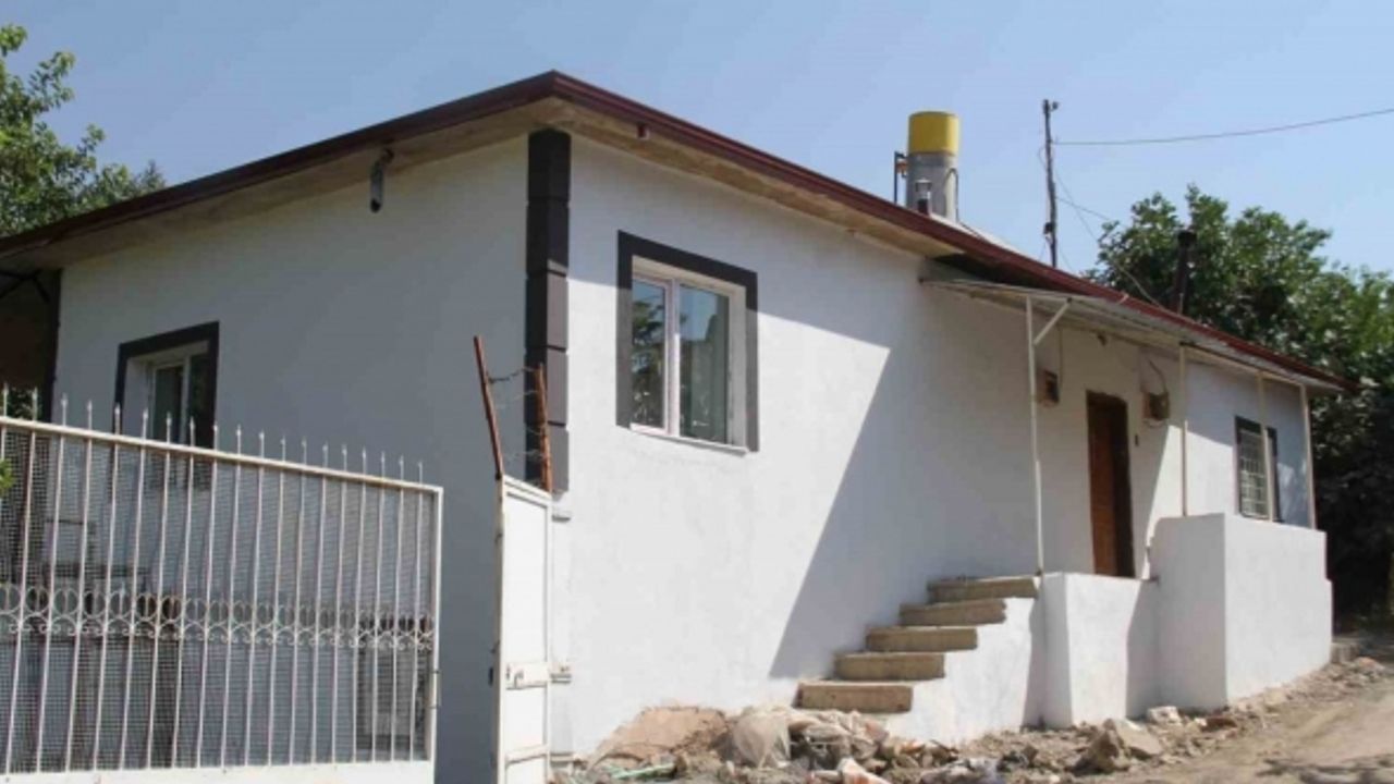 Deprem korkusu 110 yıllık harabe evi restore ettirdi
