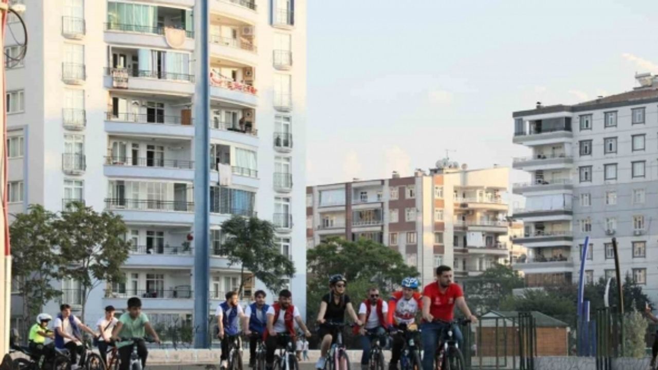 Diyarbakır’da 150 sporcu sağlıklı yaşam için pedal çevirdi