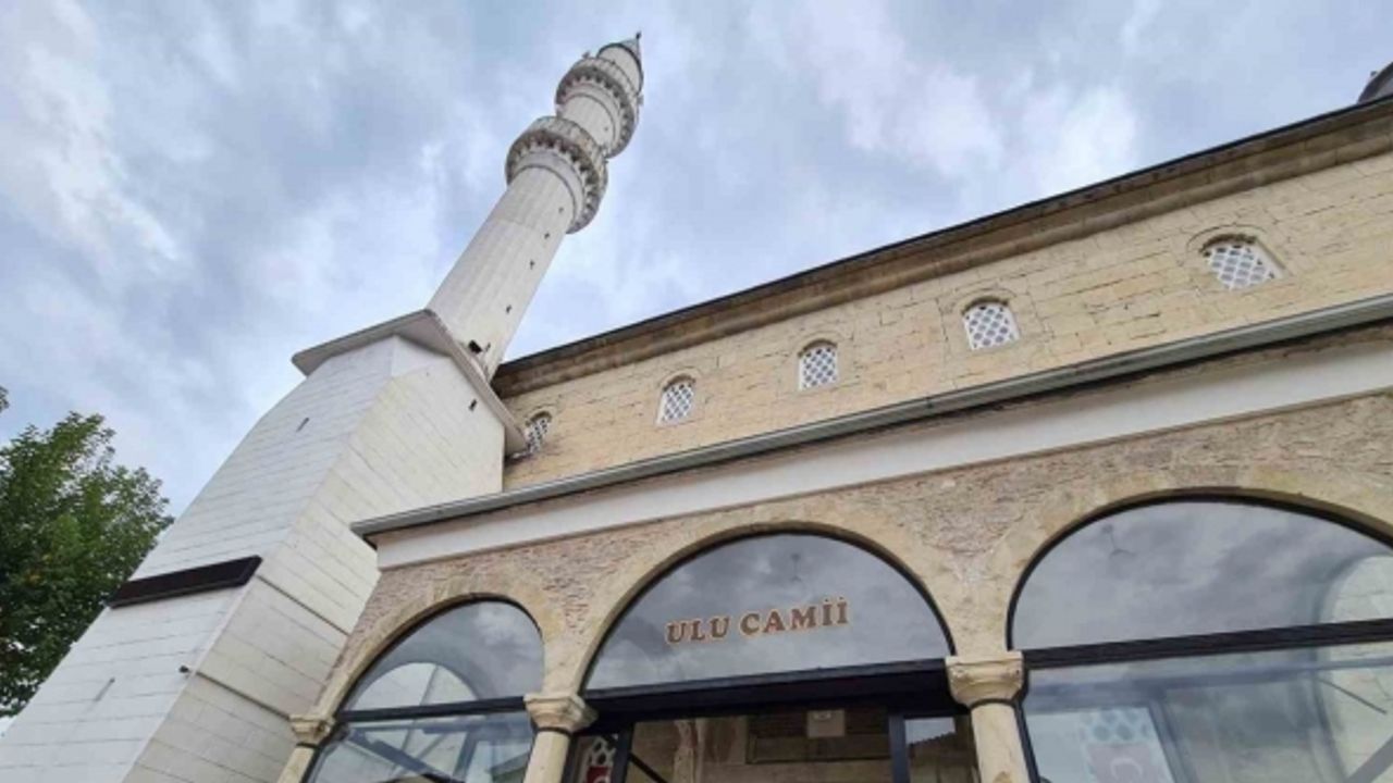 Ecdat yadigarı camiler hem yıllara meydan okuyor hem de turist ağırlıyor