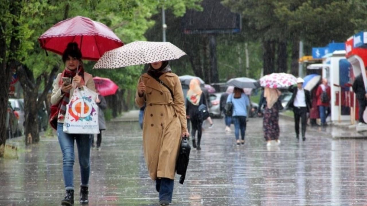Erzincan ve çevrelerinde gök gürültülü sağanak yağış uyarısı