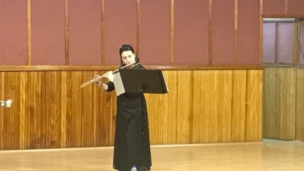 Öğr. Görevlisi Uğurlu’nun ‘Solo Flüt Resitali’ beğeni aldı