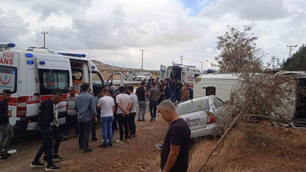 Osmaniye-Gaziantep karayolunda hatalı sollama kaza getirdi: 8 yaralı