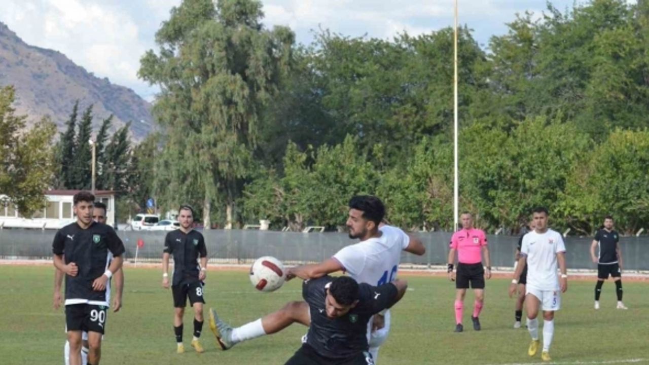 TFF 3. Lig 2. Grup: Efeler 09 SFK:1 -Eynesil Belediyespor:1