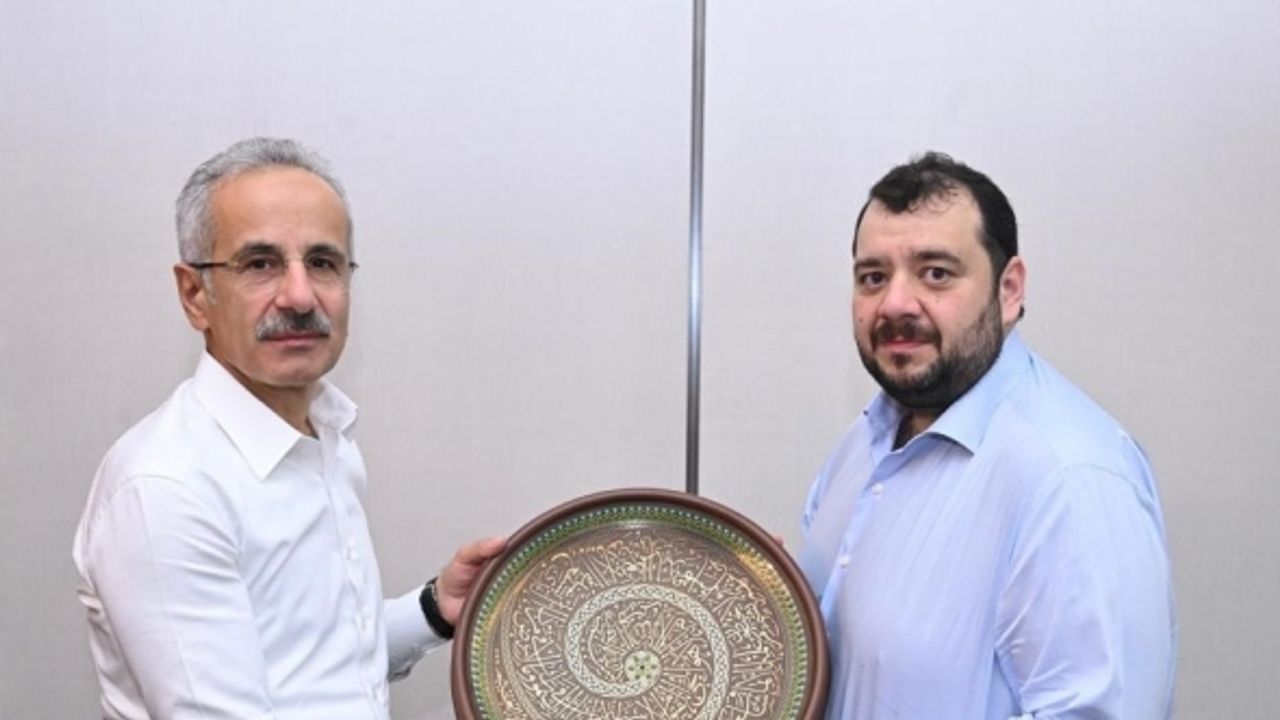 Ulaştırma Bakanı Uraloğlu, BAE Yatırım Bakanı Al Suwaidi ile bir araya geldi