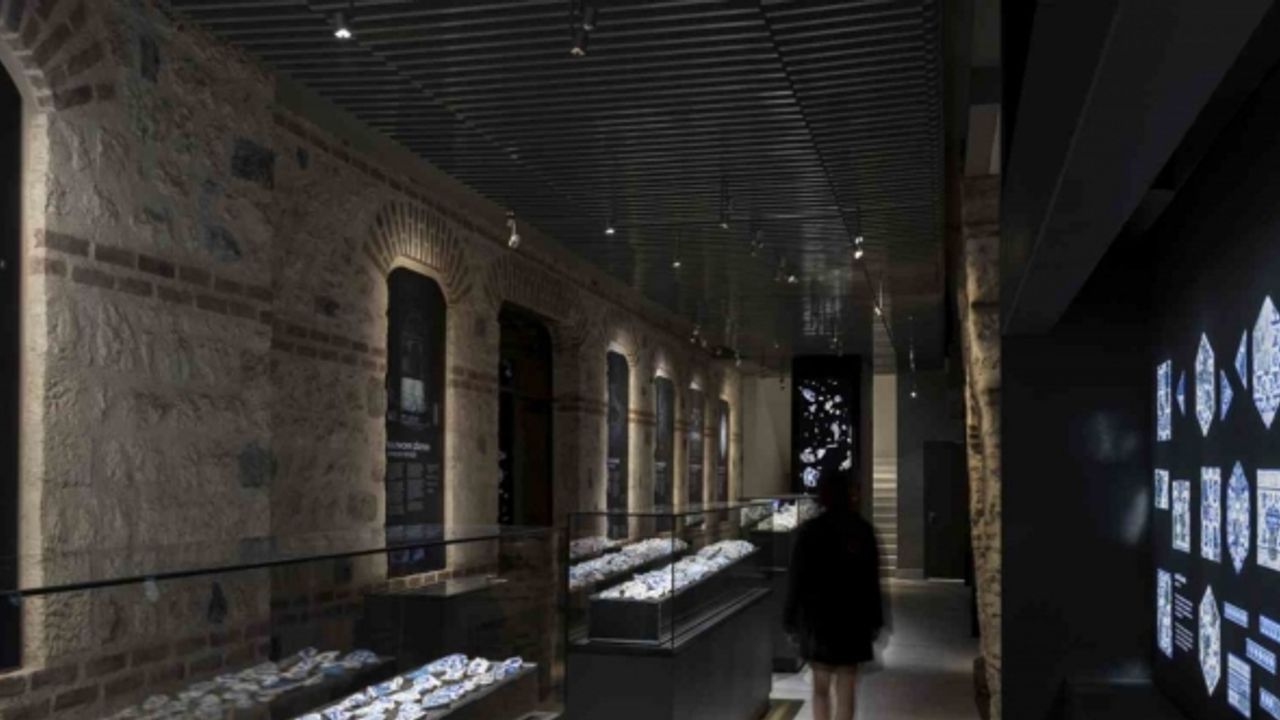 Zeyrek Çinili Hamam restorasyonun ardından ‘Kalıntıların Şifası’ sergisiyle ziyaretçilerini ağırlıyor