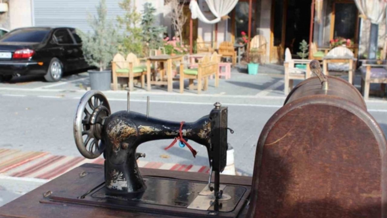 130 yıllık dikiş makinesi yıllara meydan okuyor