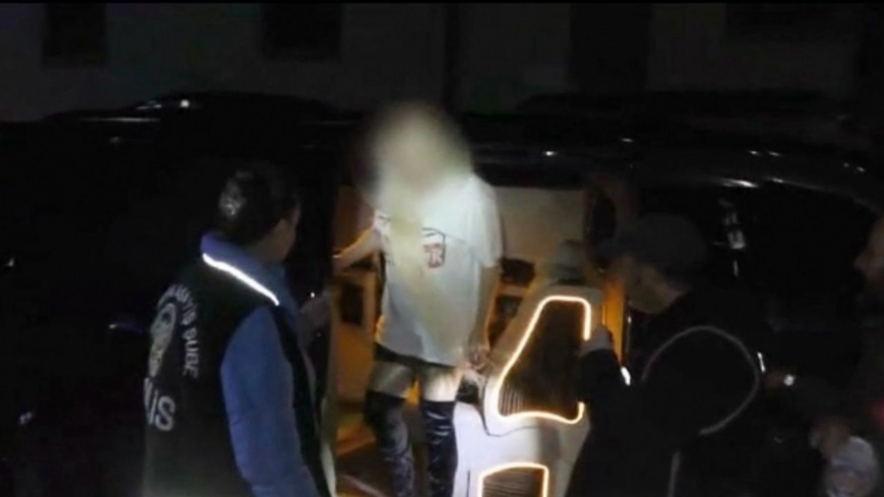 300 polisin katılımıyla dev fuhuş operasyonu: 61 yabancı uyruklu kadın yakalandı