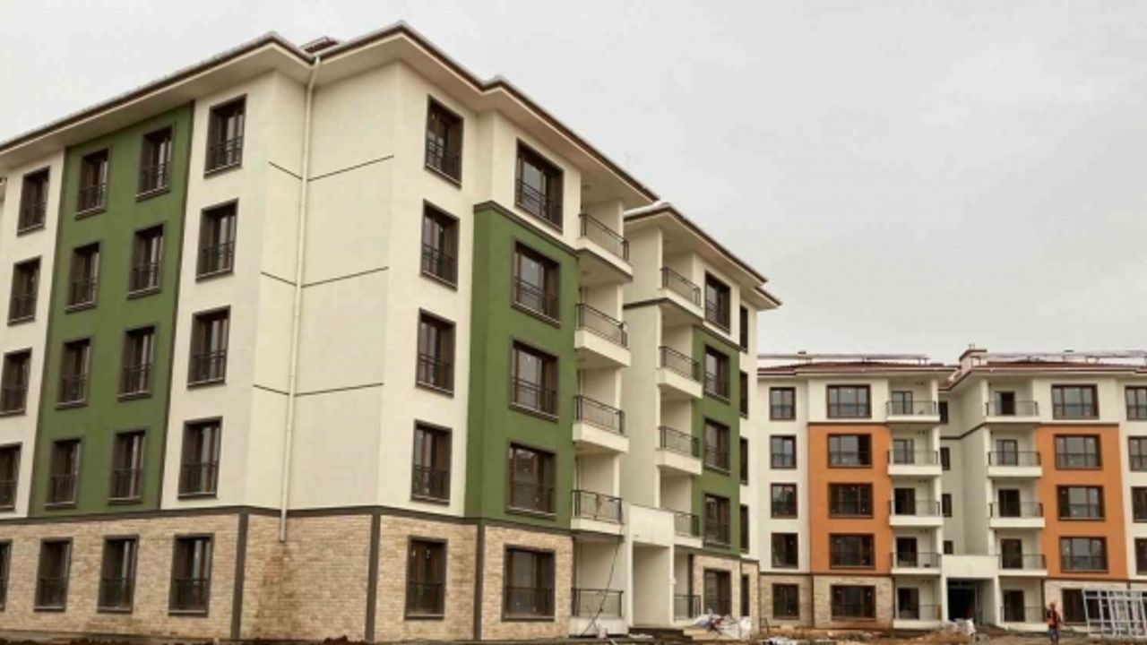 Adıyaman Valisi Varol: “Ağır hasarları binaların yüzde 75’i yıkıldı”