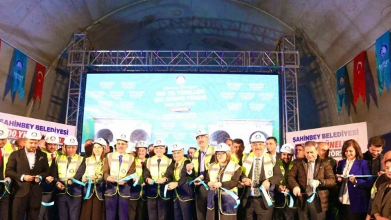 Bakan Şimşek: "Şahinbey’e yetişmek için çok çalışmamız gerekiyor"