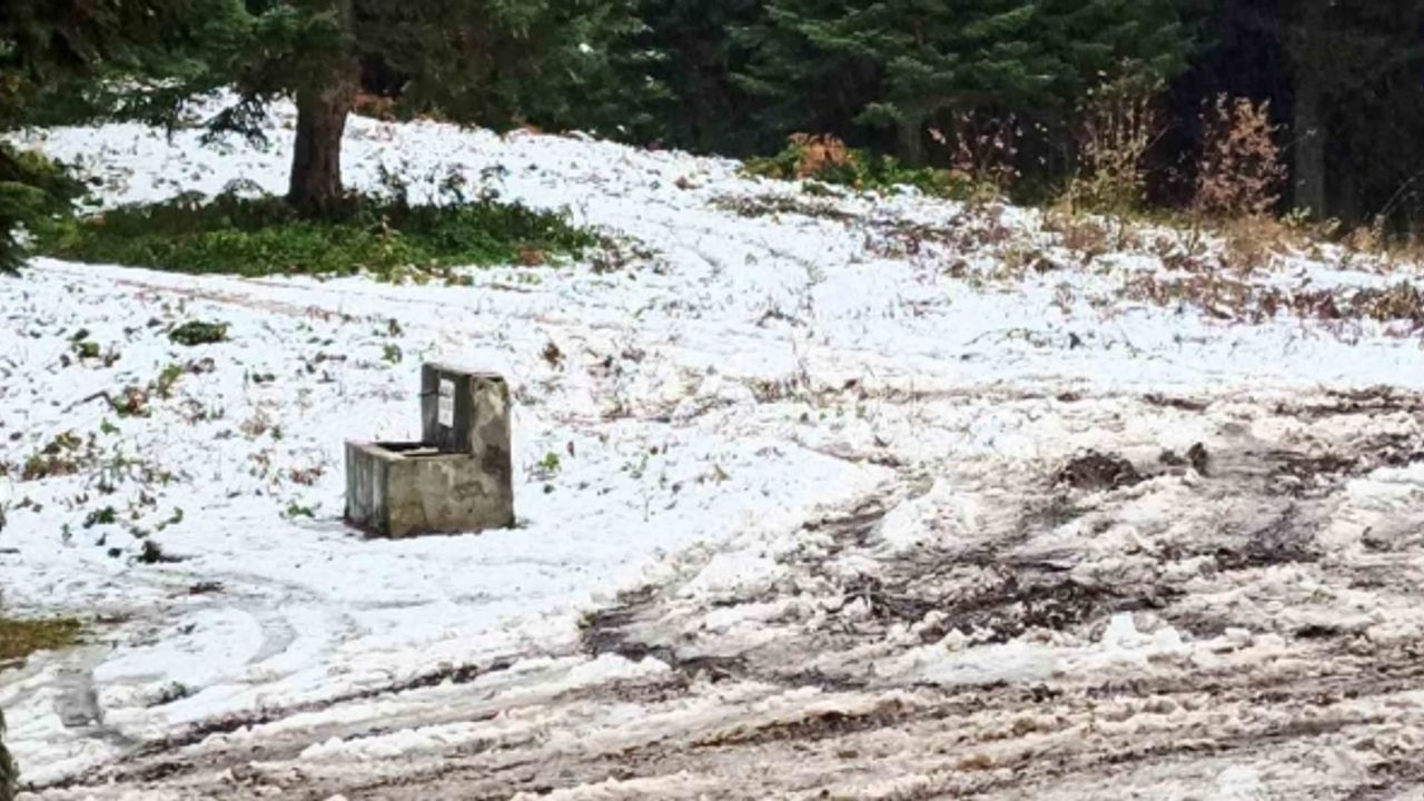 Bartın’da sahilde fırtına, yüksek kesimlerde kar etkili oldu