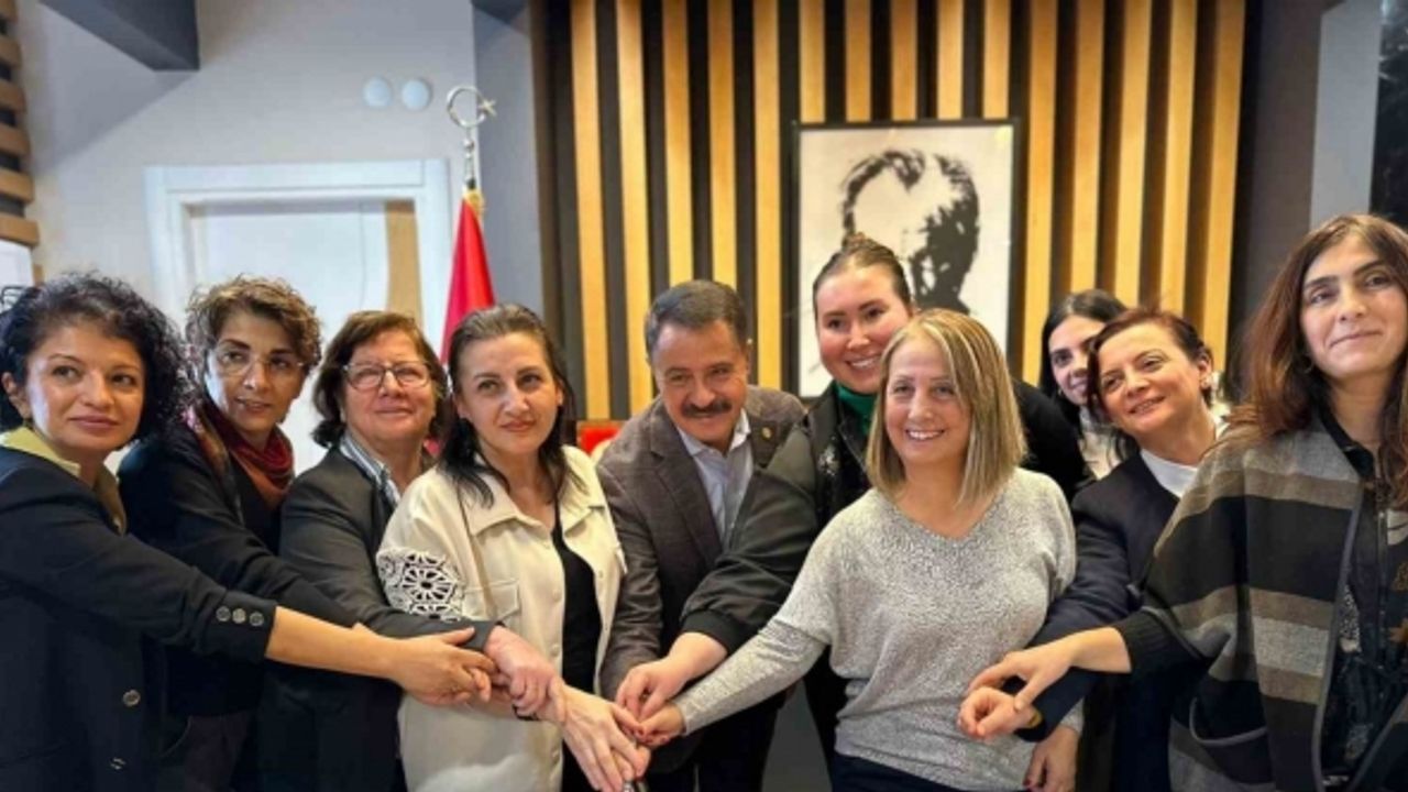 Başkan Deveci: "Dünyanın merkezinde kadın var”