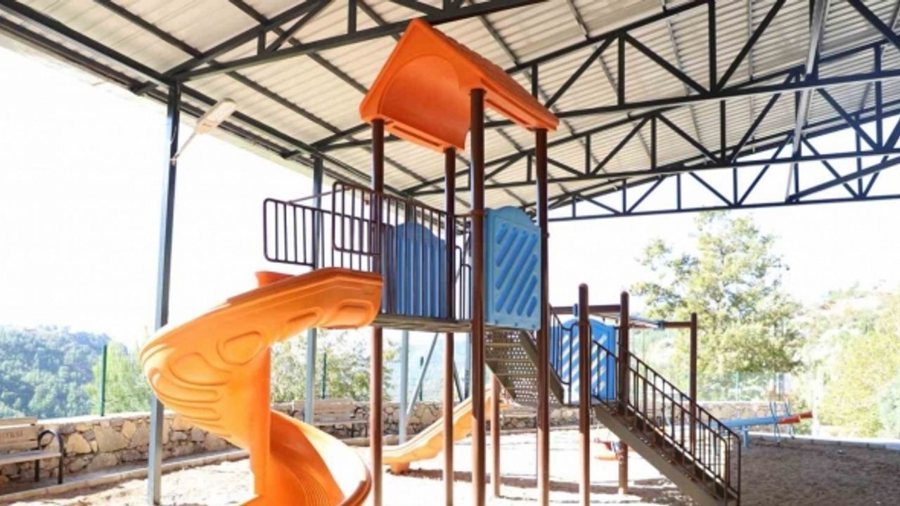 Başköy Mahallesi’ne yeni çok amaçlı salon ve çocuk parkı