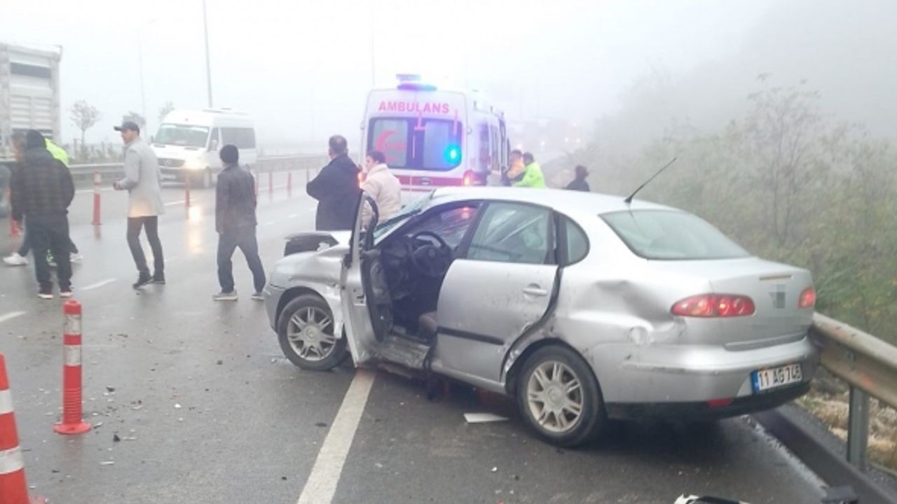 Bilecik’te otomobil ile tır çarpıştı, 1 kişi yaralandı