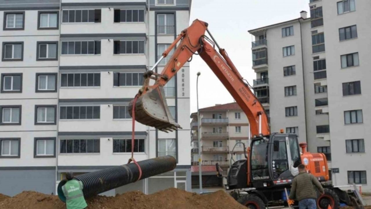 Bozüyük’te alt yapı çalışmaları kesintisiz olarak devam ediyor