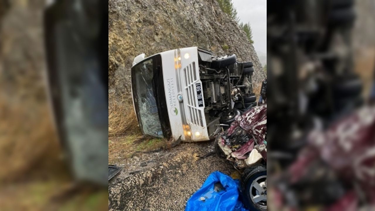 Bursa’da taziye yakınlarını taşıyan otobüs otomobille çarpıştı: 1 ölü, 5 yaralı