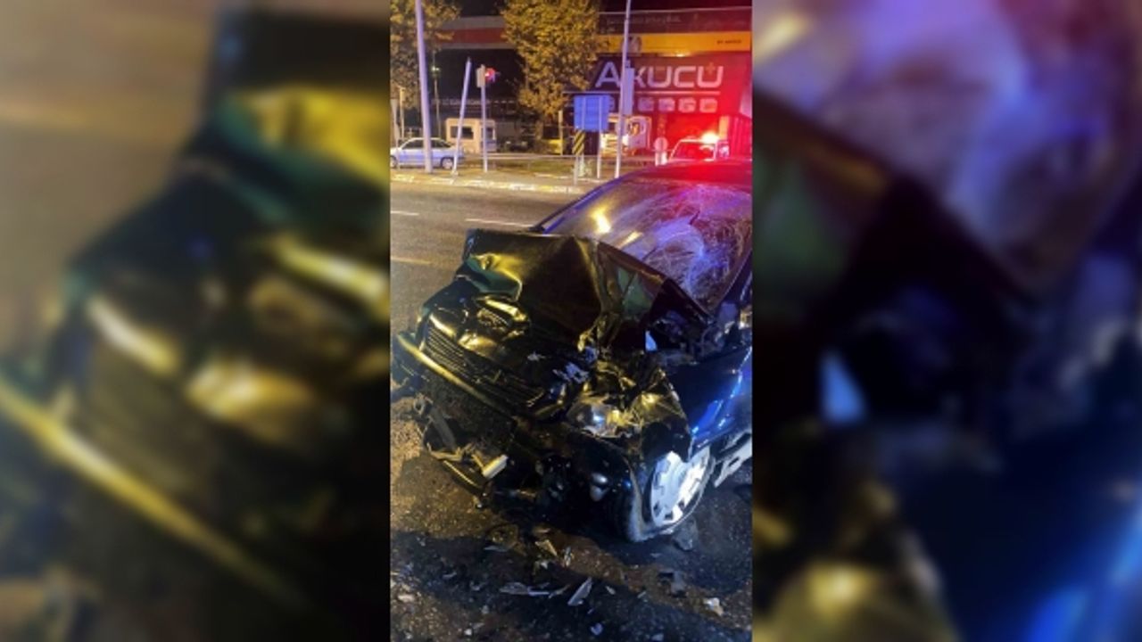 D-100’de tırla çarpışan otomobil hurdaya döndü: 1 ölü, 1 yaralı