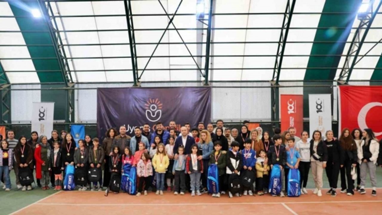 Diyarbakır’da ’Uyanış Gençlik 2. Tenis Turnuvası’ sona erdi