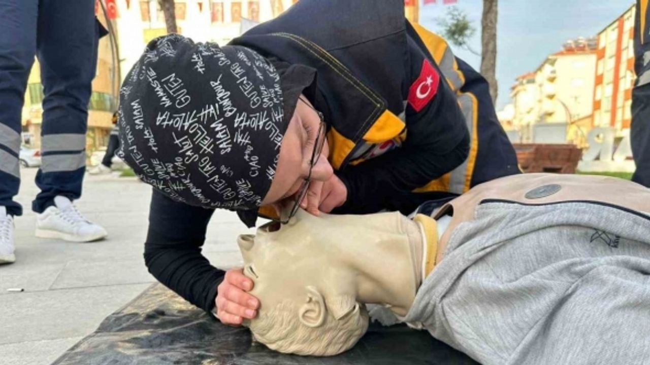 Gölhisar’da öğrencilerden “Öğren, Uygula ve Çaresiz Kalma” eğitimi