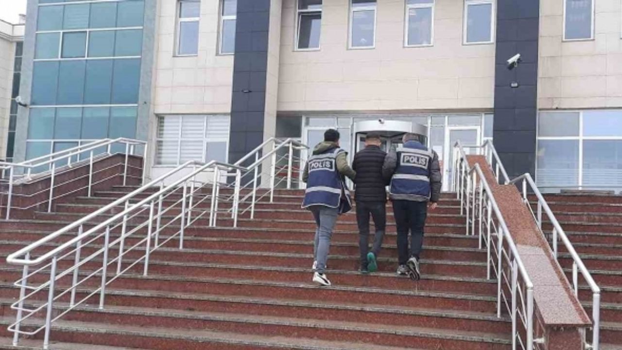 Kars’ta haklarında arama kararı bulunan 5 kişi yakalandı