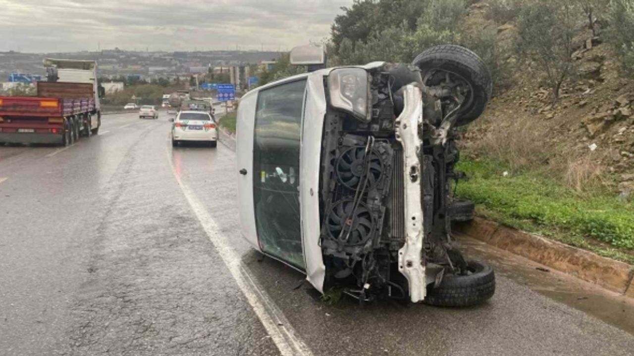 Kocaeli’de işçi servisi devrildi : 1’i ağır 9 yaralı