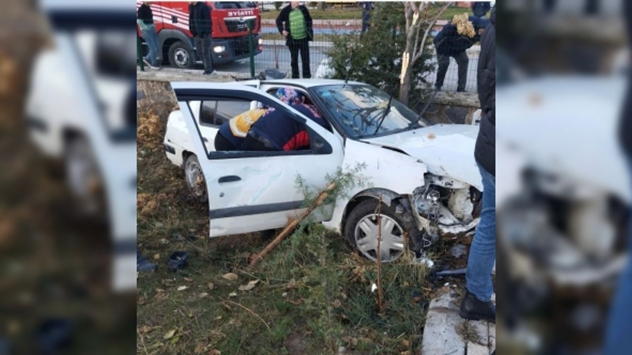 Sanayide çırak, izinsiz aldığı komşusunun aracıyla kaza yaptı: 1 yaralı