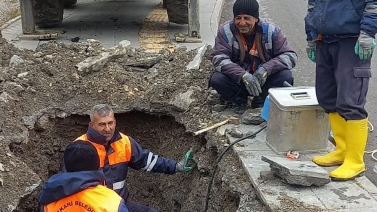 Su arıza ekibi 3 ayrı arızaya müdahale etti